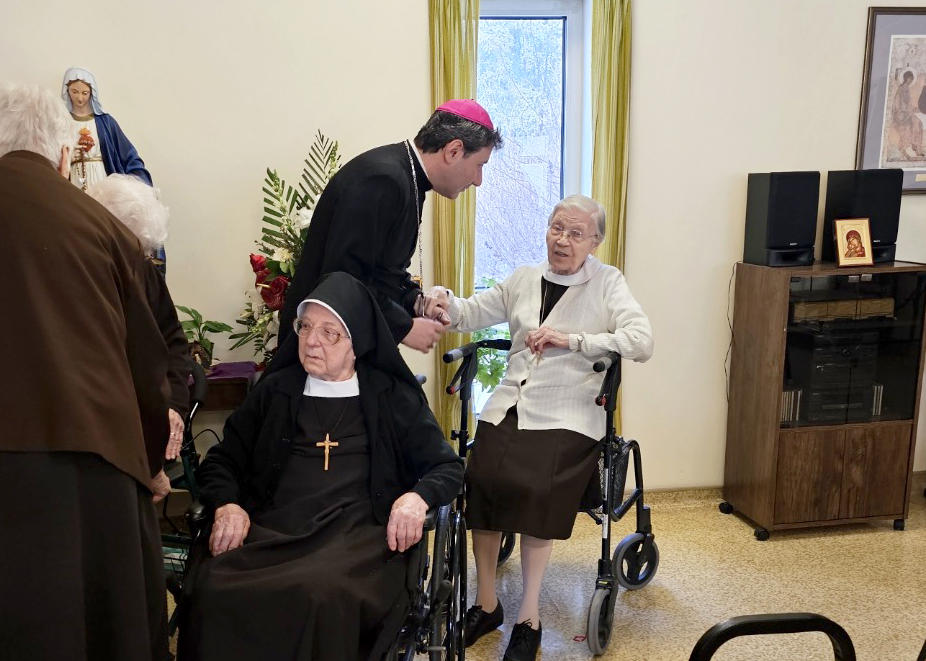 Archbishop Leo Visits the Felician Sisters