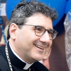 Archbishop Leo with the Missionaries of Charity