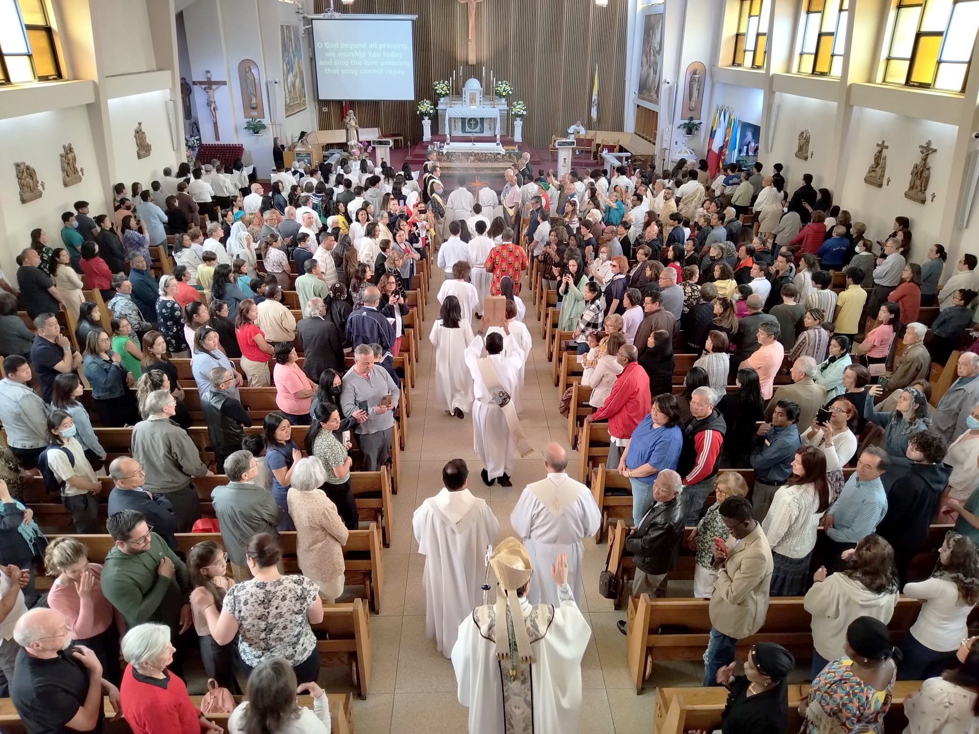 Archbishop Leo visits St. Catherine of Siena