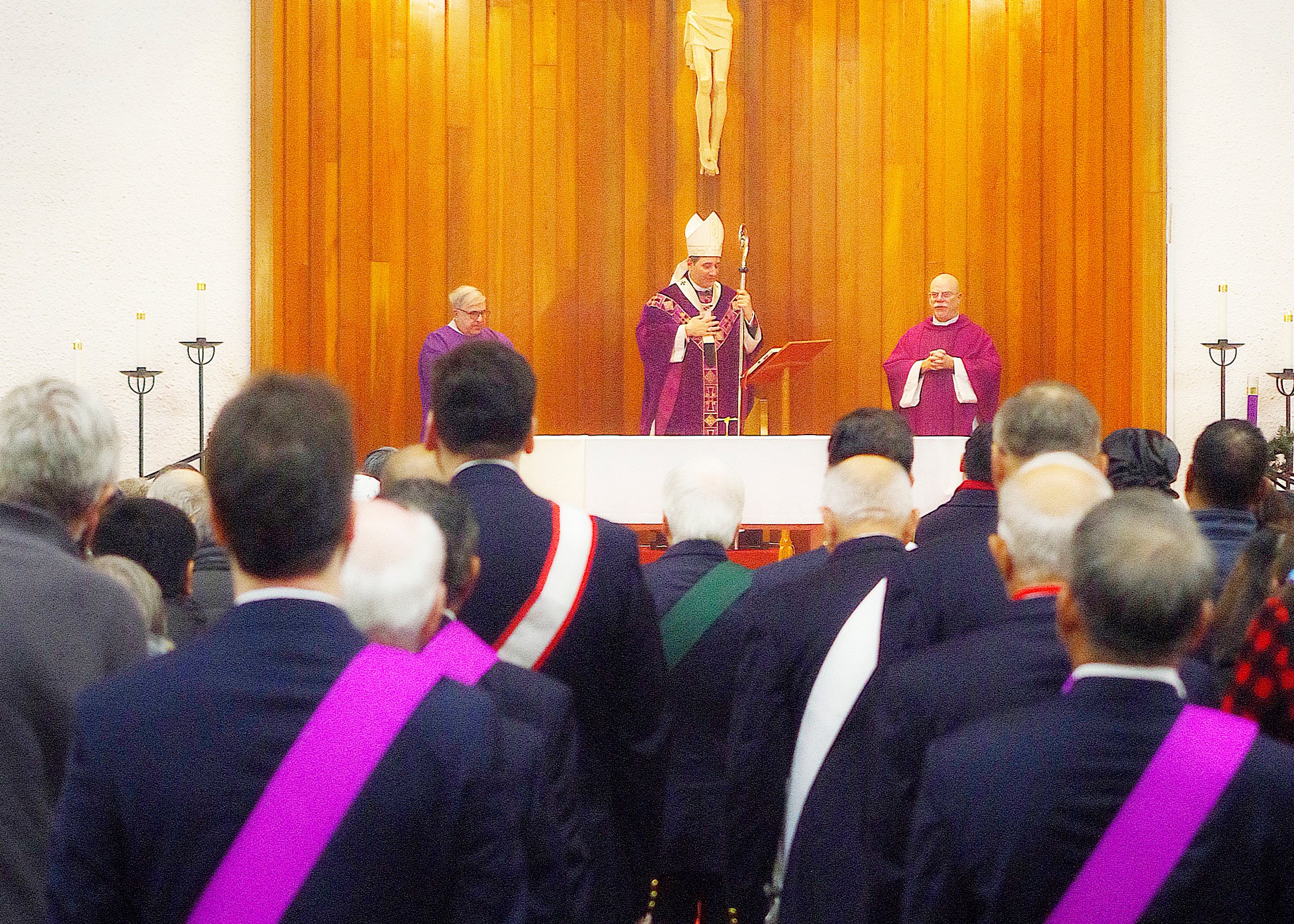 Archbishop Leo at St. Theresa