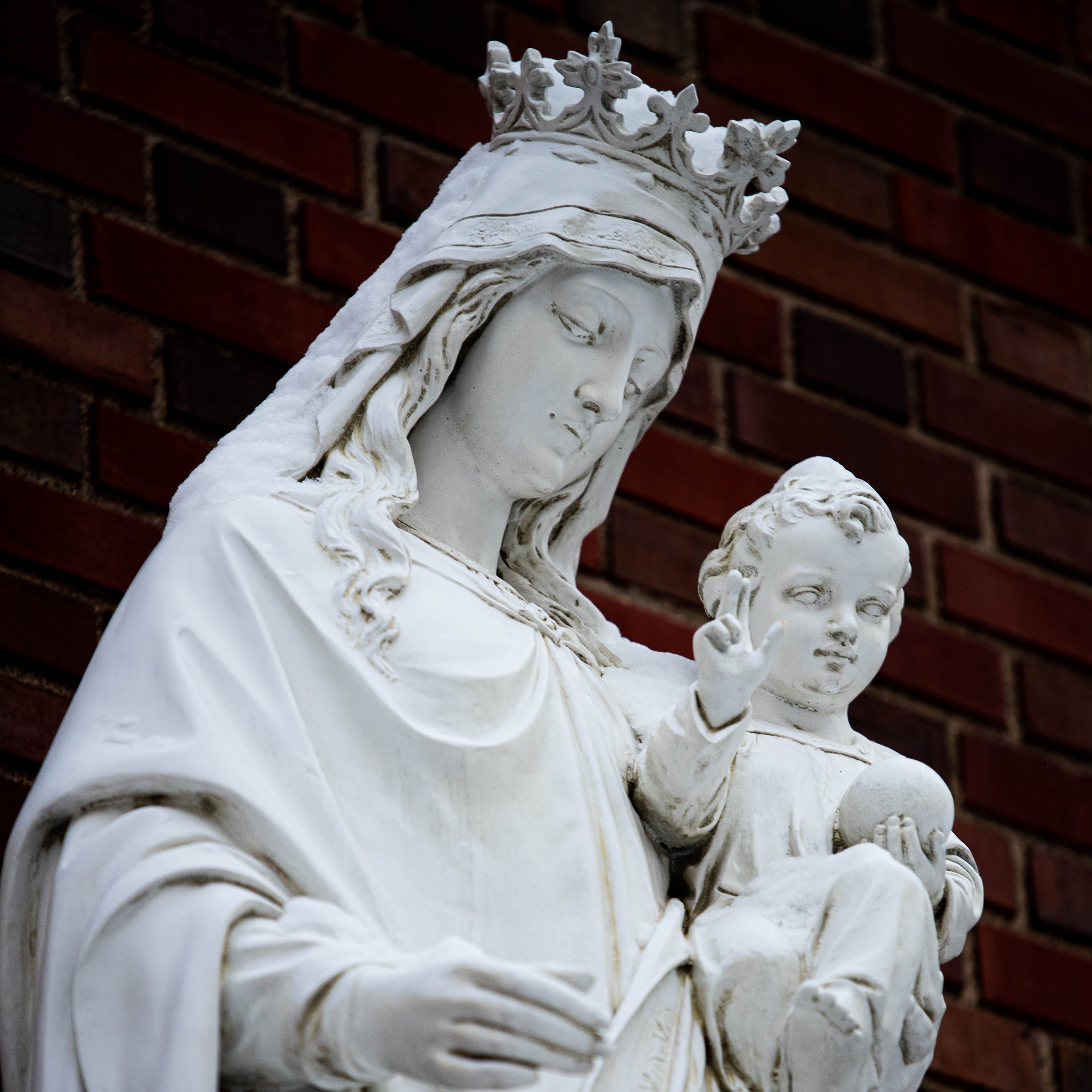 Mary Statue with Baby Jesus