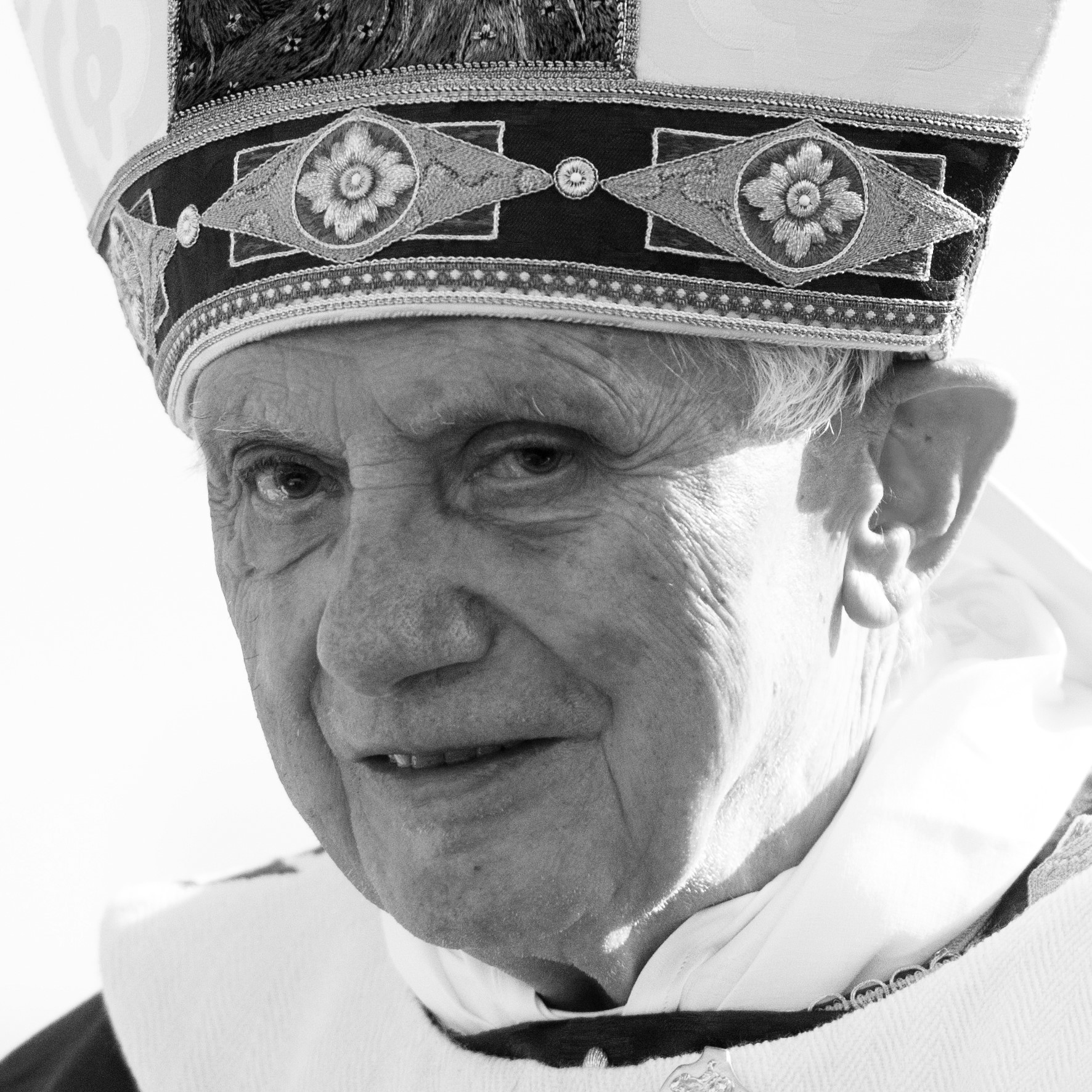 Pope Benedict looking at the camera
