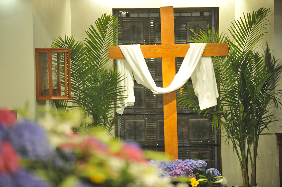 Cross with white cloth