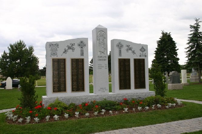 Wide shot of the Elmbank Cemetery memorial monument