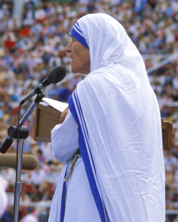Mother Teresa speaking to a crowd in Toronto