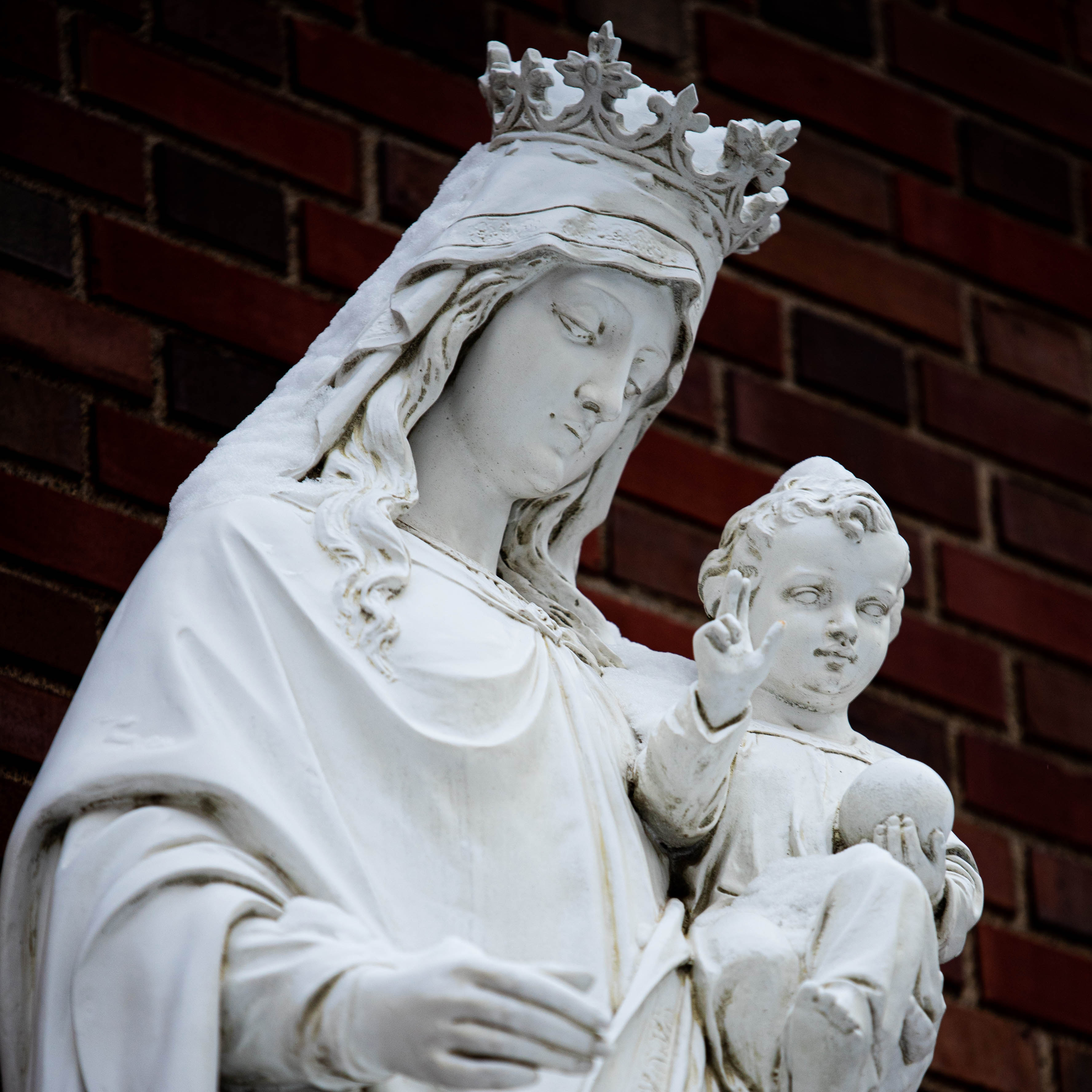 Mary Statue with Baby Jesus