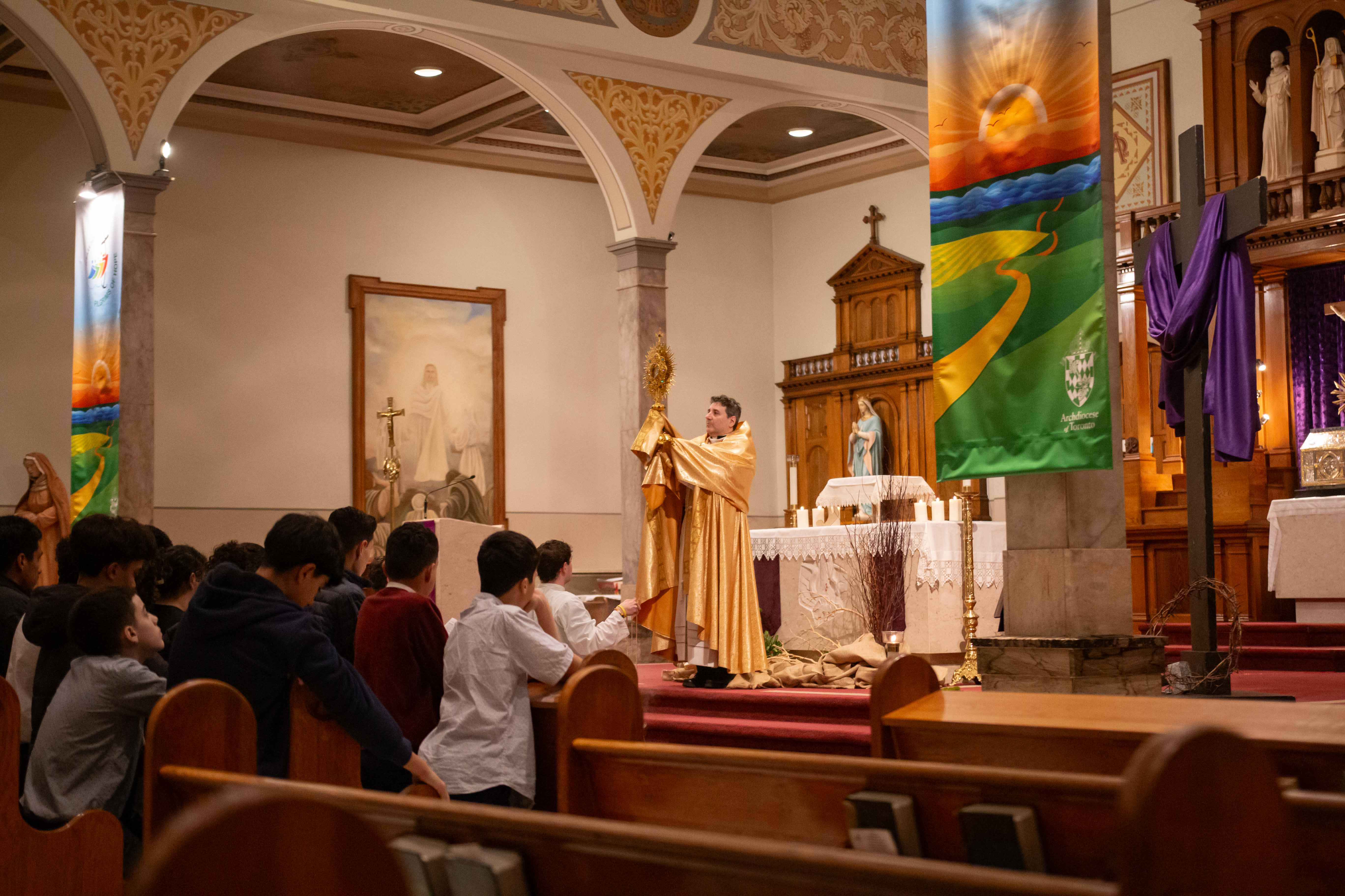 Cardinal Leo presides over the Vespers & Adoration with the youth of the Neocatechumenal Way