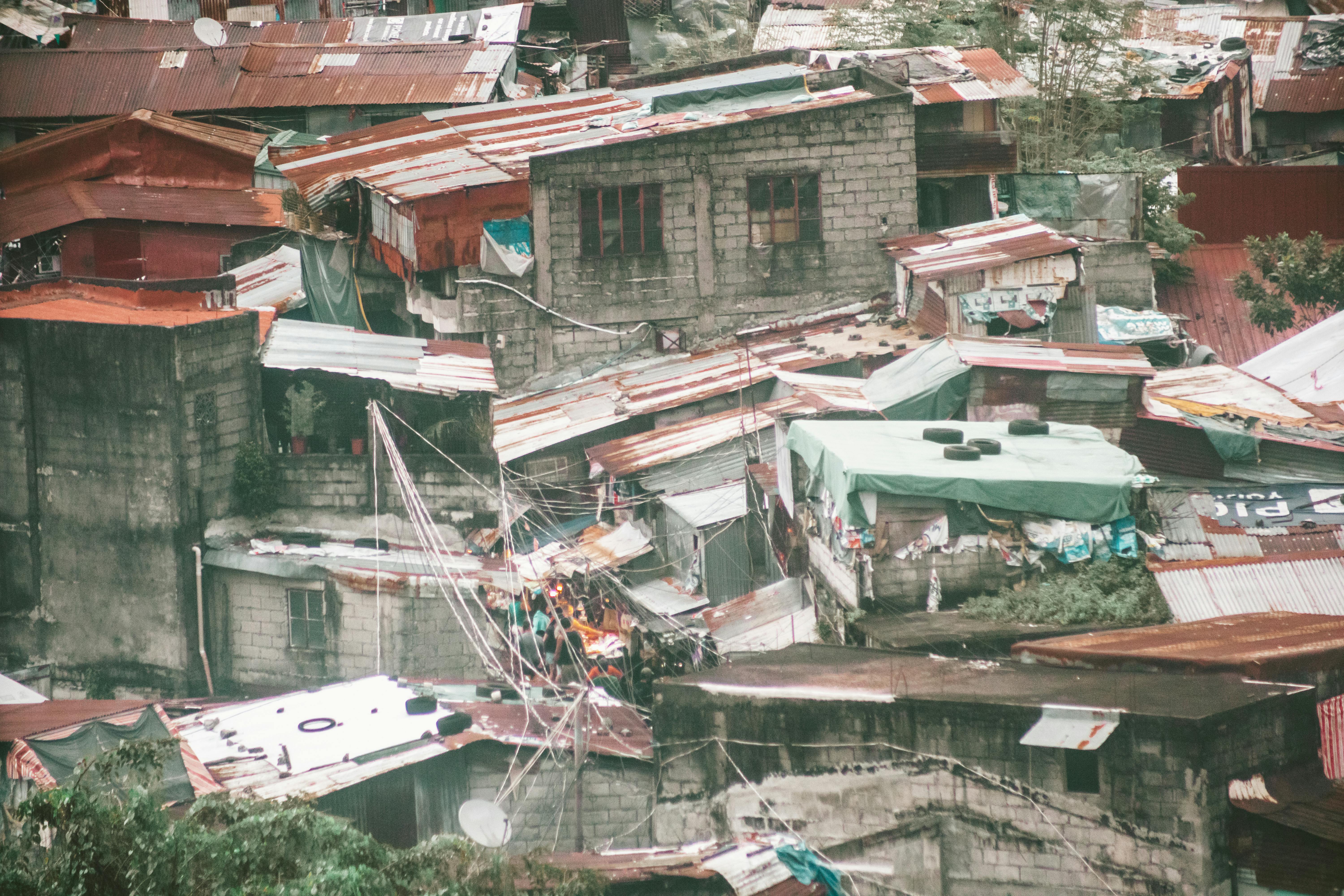 urban slum/photo by Ian Panelo